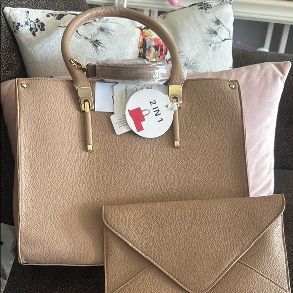 DISCOUNTED  Tan Handbag 2 in 1 Set. Has slight stain on side so DISCOUNTED - Picture 1 of 3